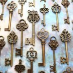 100 Antiqued Brass Skeleton Key Collection