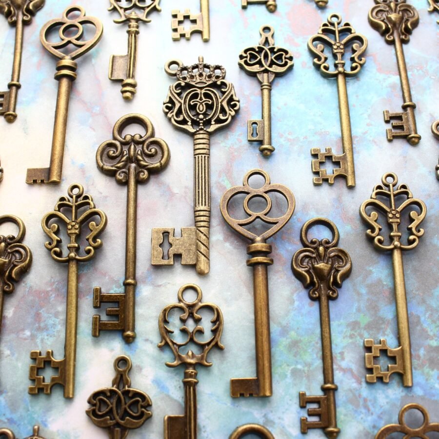 100 Antiqued Brass Skeleton Key Collection