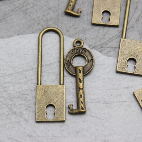 Large Lock & Key Charm Set