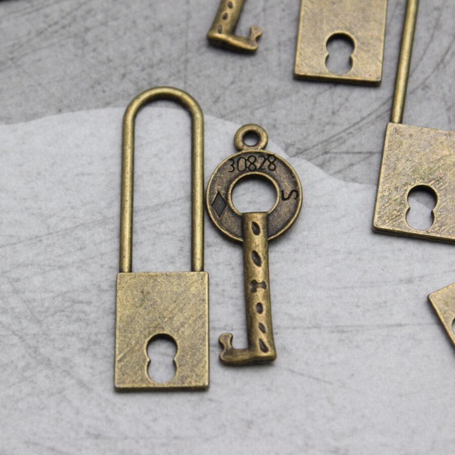 Large Lock & Key Charm Set